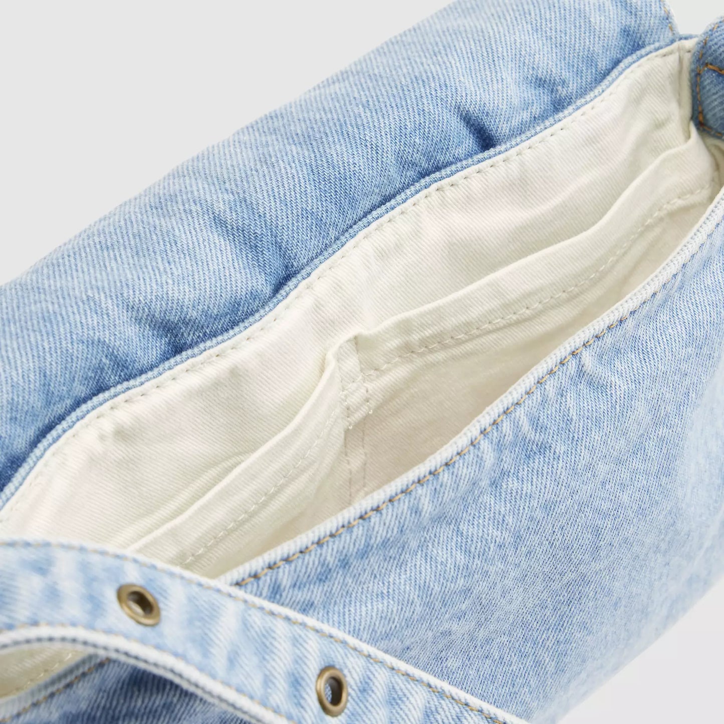 Borsa Brannan in denim chiaro